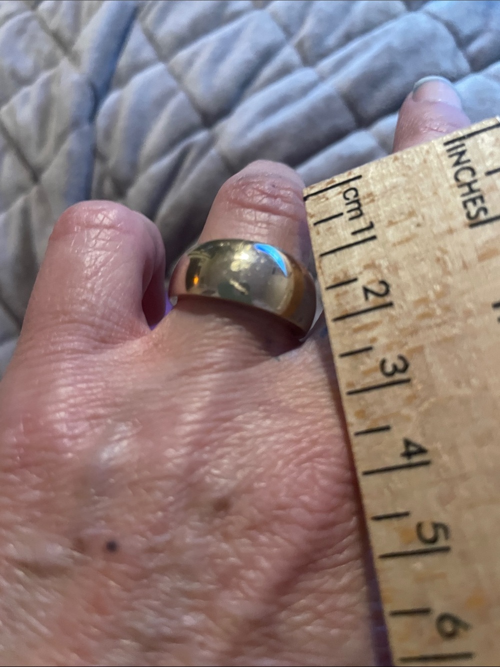 10K Polished Gold Women's Ring - Picture 3 of 15